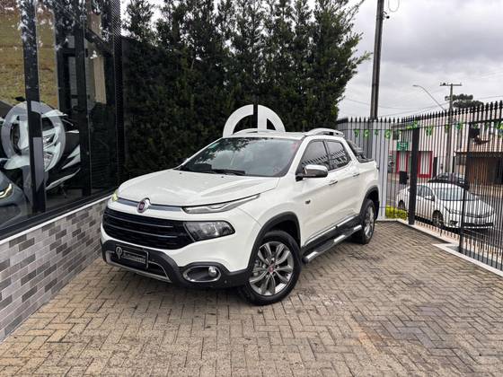 FIAT TORO 2.0 16V TURBO DIESEL RANCH 4WD AT9 FIAT TORO 2.0 16V TURBO DIESEL RANCH 4WD AT9
